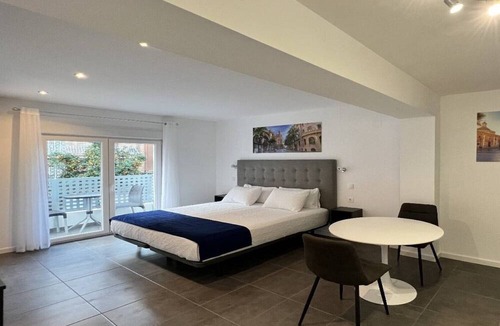 Benicalap Apartment | 10 Minuten zum Stadtzentrum, Haustürbus, Straßenbahn 3 Minuten