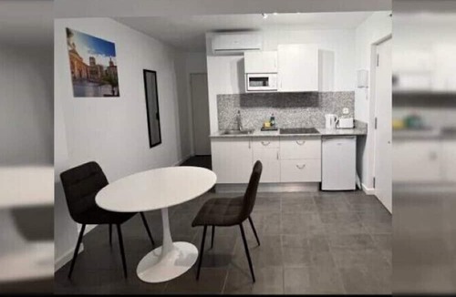 Benicalap Apartment | 10 Minuten zum Stadtzentrum, Haustürbus, Straßenbahn 3 Minuten