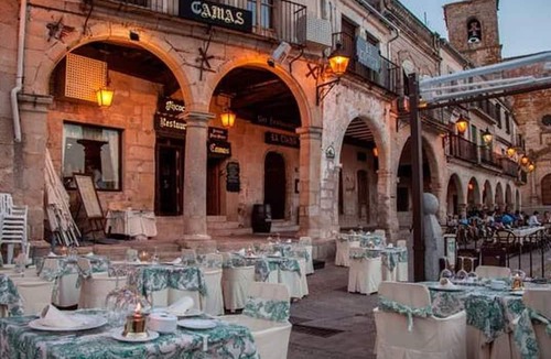 Trujillo Apartment | DOUBLE ROOM WITH BALCONY IN TRUJILLO'S MAIN SQUARE