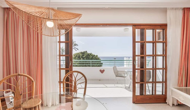 Apartment 'Playa Delphin 202' with Sea View, Balcony and Wi-Fi